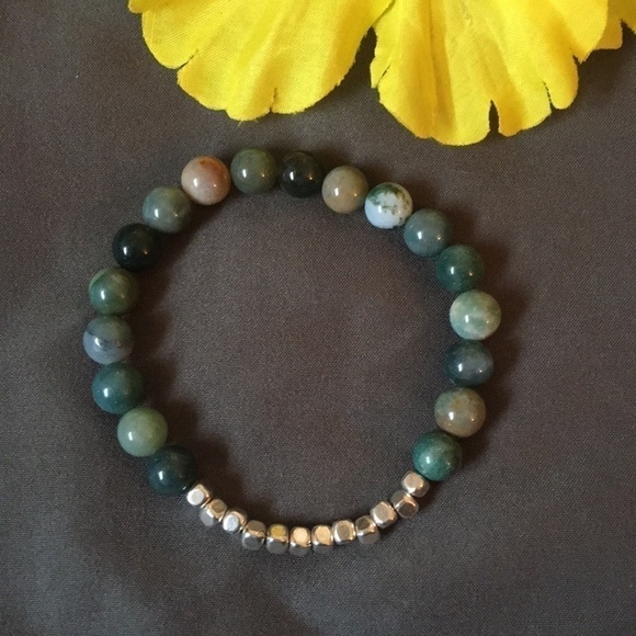 💚green jasper beaded stretch bracelet. - Picture 3 of 8